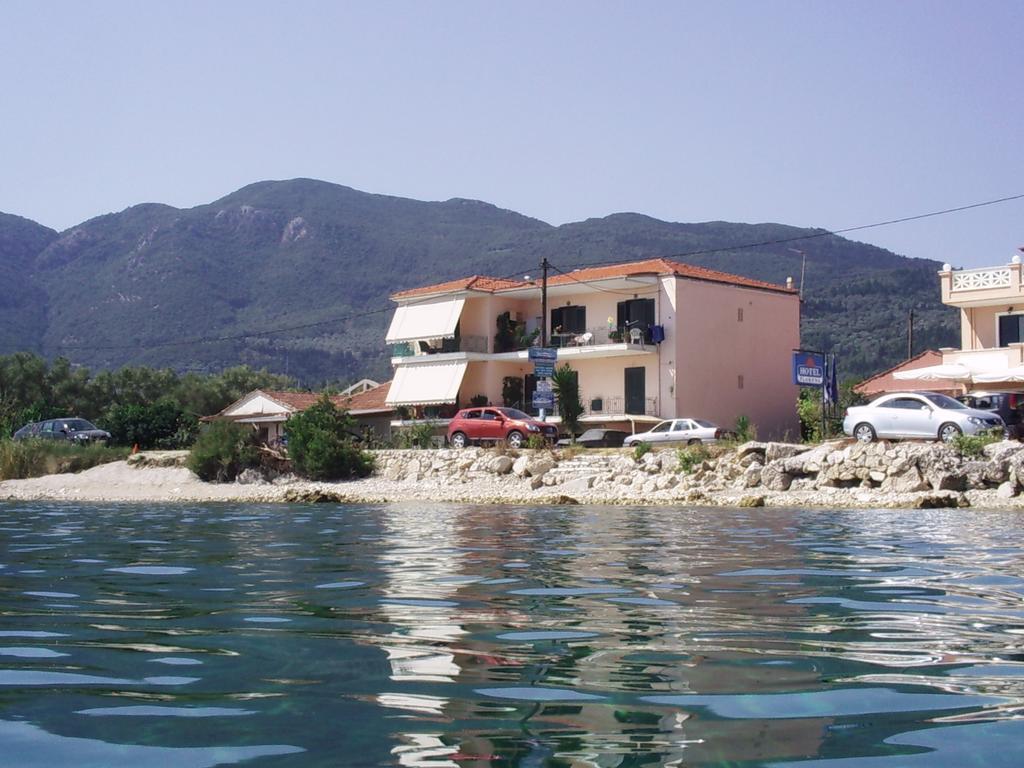 Fiona Seafront Apartments Nikiana Luaran gambar