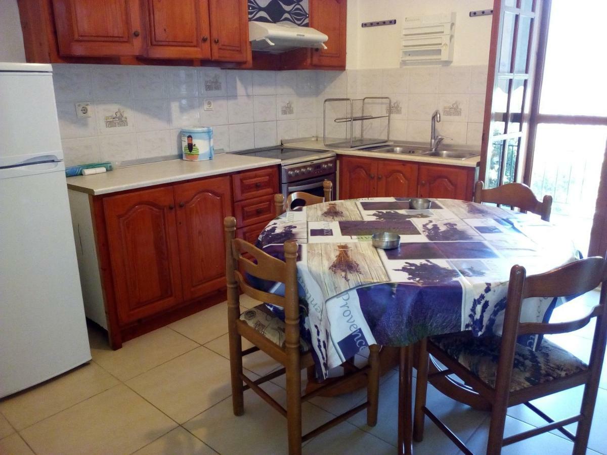 Fiona Seafront Apartments Nikiana Luaran gambar