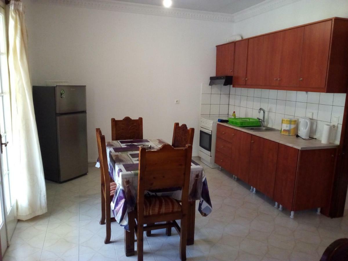 Fiona Seafront Apartments Nikiana Luaran gambar